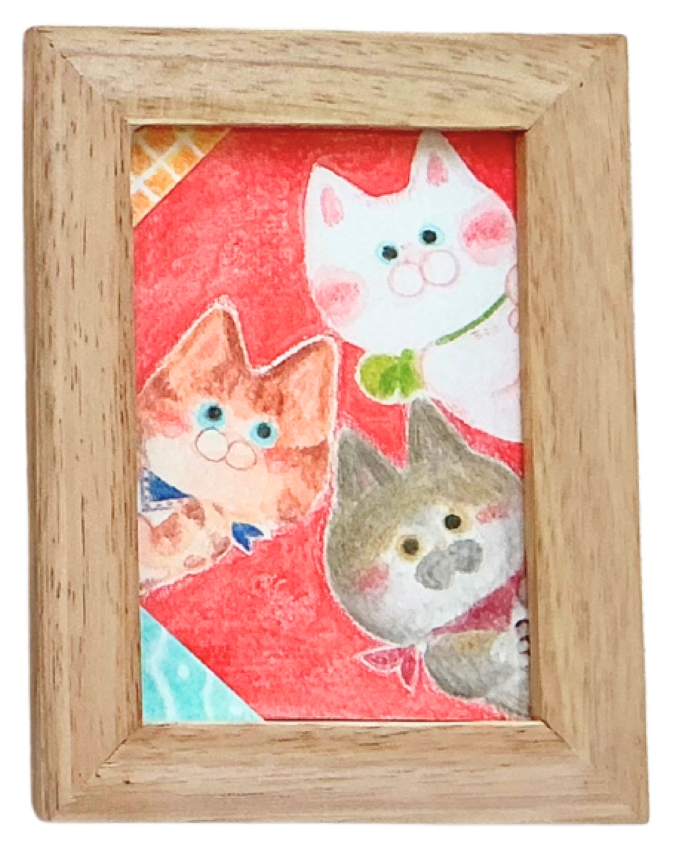 原画「よんだ？」赤い背景の猫3匹